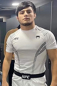 Deni Istapaev